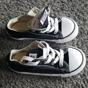 Girls Converse Chuck Taylor all star size 10 black